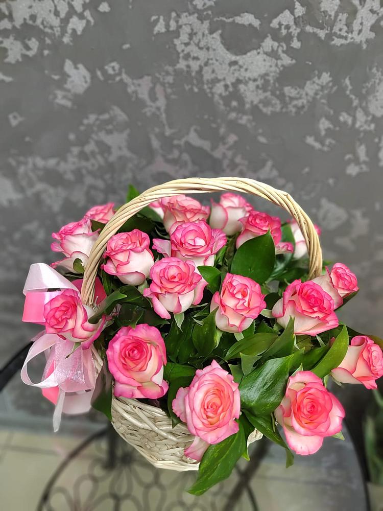 Цветочная композиция из Розы в корзине в Гремячево