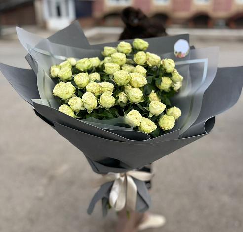 Букет Белые кустовые розы Солинеро в Гремячево