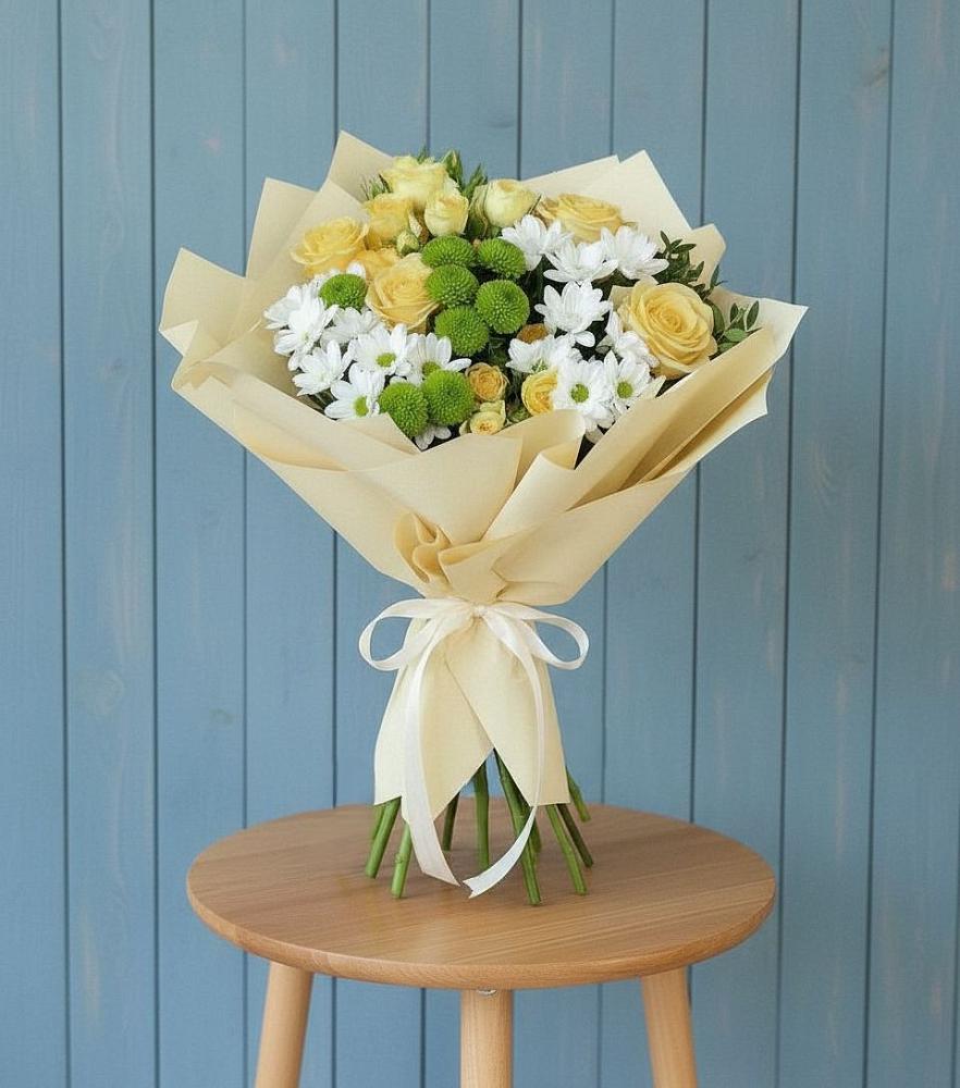 Букет цветов из: Хризантемы и Розы в Гремячево