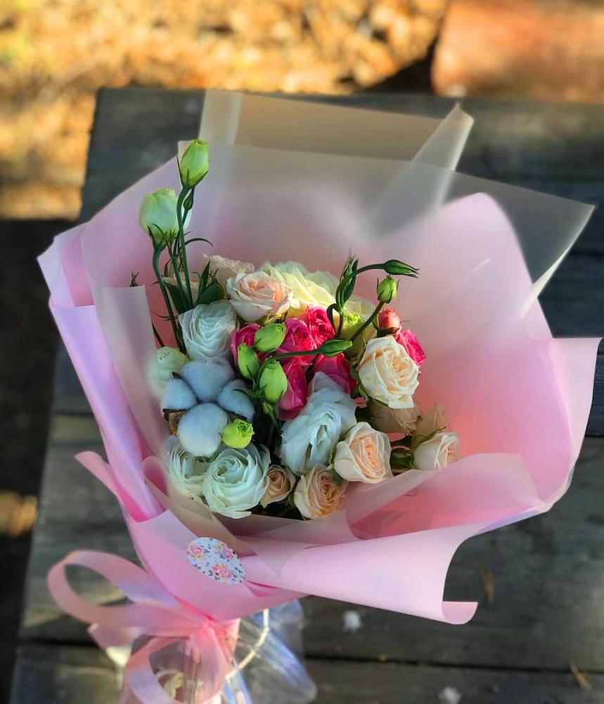 Букет цветов из: Розы и Лизиантусы в Гремячево