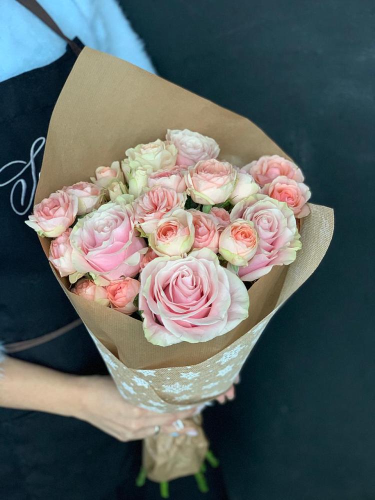 Букет цветов из: Хризантемы и Розы в Гремячево