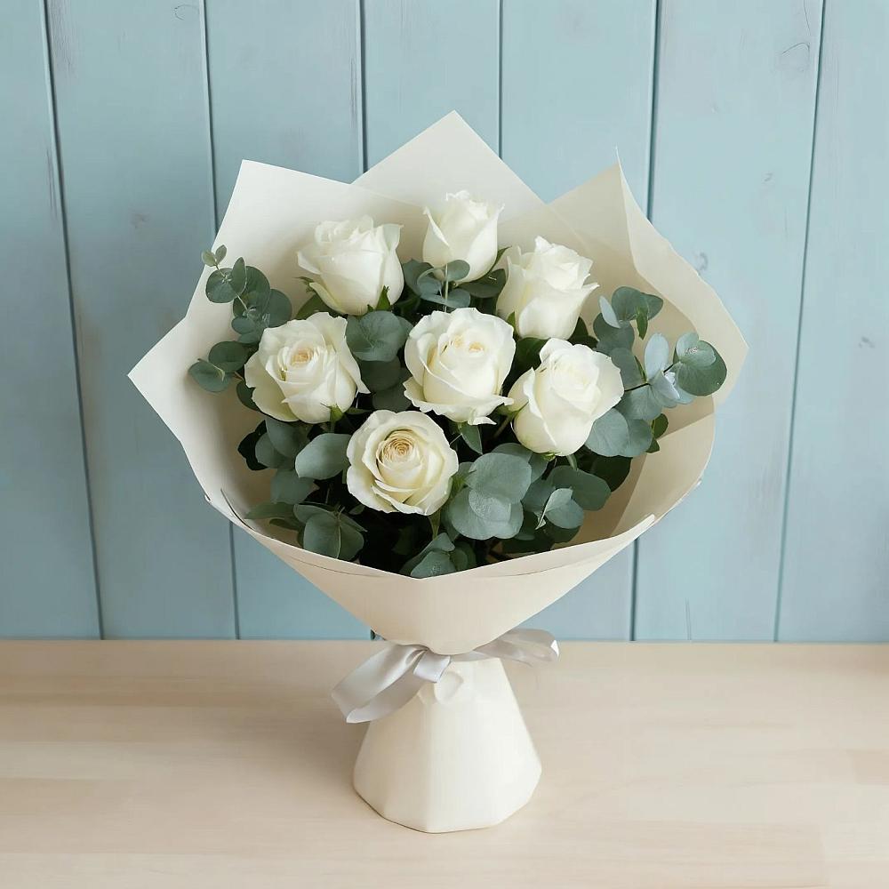 Букет Белые розы в Эвкалипте в Гремячево