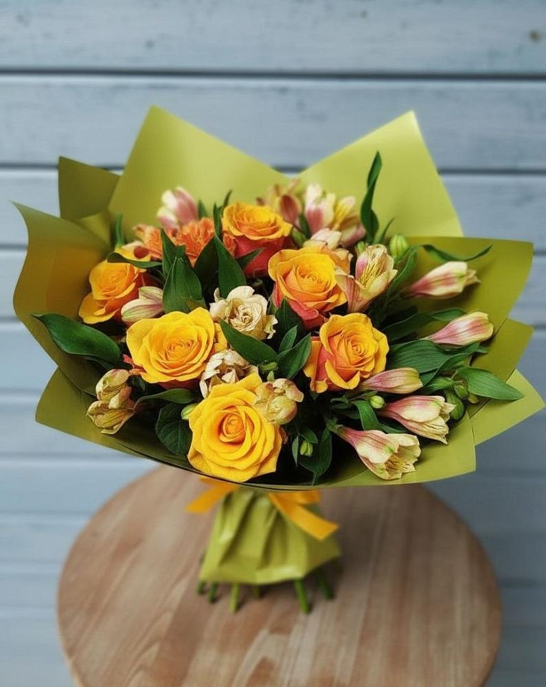 Букет цветов из: Альстромерии и Розы в Гремячево