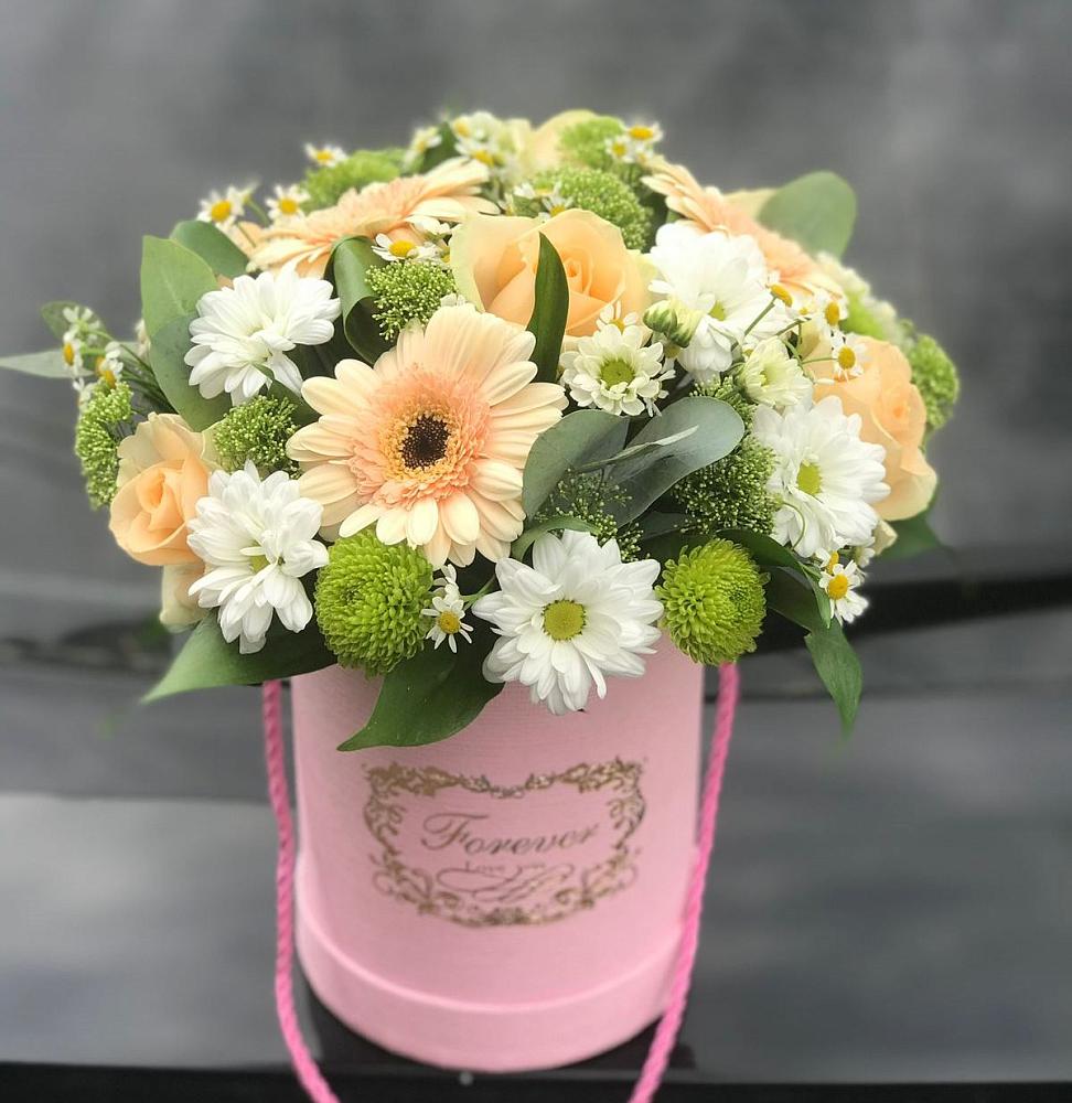 Цветочная композиция из Розы, Герберы и Хризантемы в шляпной коробке в Гремячево