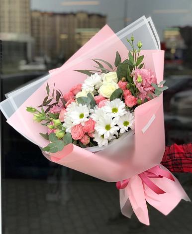 Букет цветов из: Розы, Лизиантусы и Хризантемы в Гремячево