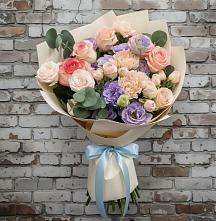 Букет цветов из:  Розы, Лизиантусы и Гвоздики в Гремячево