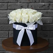 Цветочная композиция из Розы в шляпной коробке в Гремячево