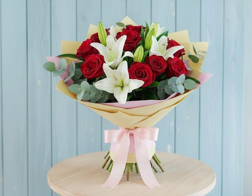 Букет цветов из: Лилии и Розы в Гремячево